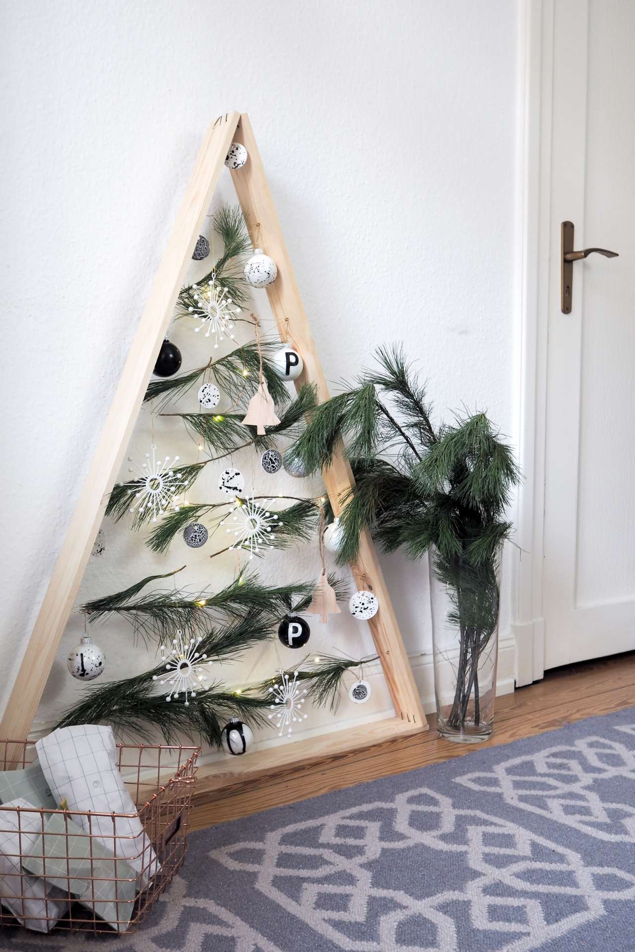 studiovea DIY Weihnachts­­baum aus Holz