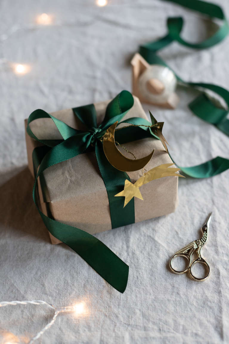 DIY Bastel idee weihnachten deko metallpapier gold studiovea 25