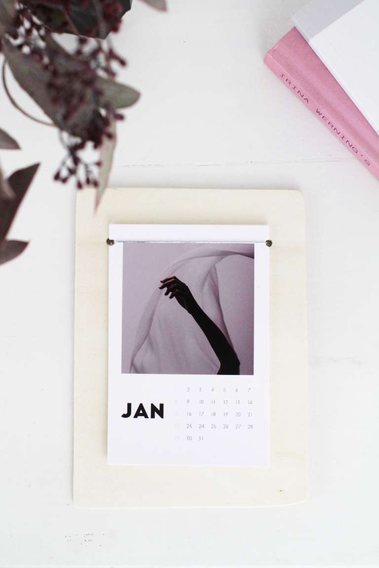 Diy Fotokalender Kalender Freebie Druckvorlage Idee Aufhangung Befestigung Aufhangen Geschenkidee Mit Fotos Anleitung Selber Machen Paulsvera 1