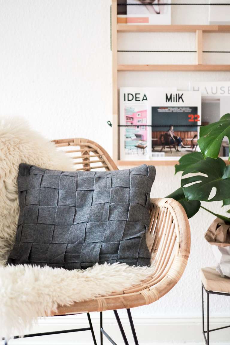 DIY-Kissen-aus-ikea-polarvide-fleece-decke-gewebter-look-webkissen-diy-deko-paulsvera