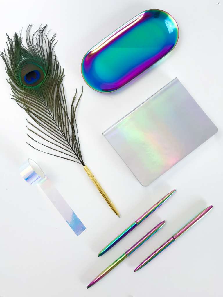 Trend Wohndeko In Hologramm Und Regenbogen Farben Irisierend Wohndeko Accessoires Kaufen Paulsvera 1 Von 4